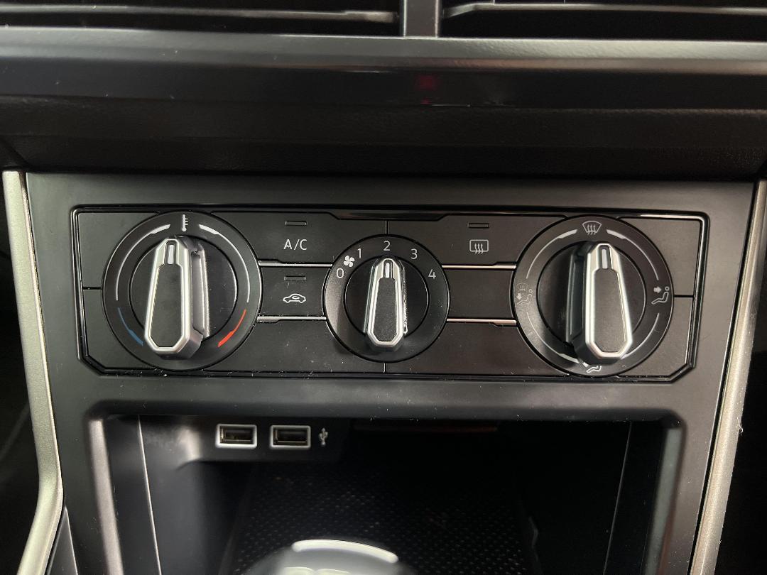 Photo '28' of Volkswagen Polo Photo '28' of Volkswagen Polo