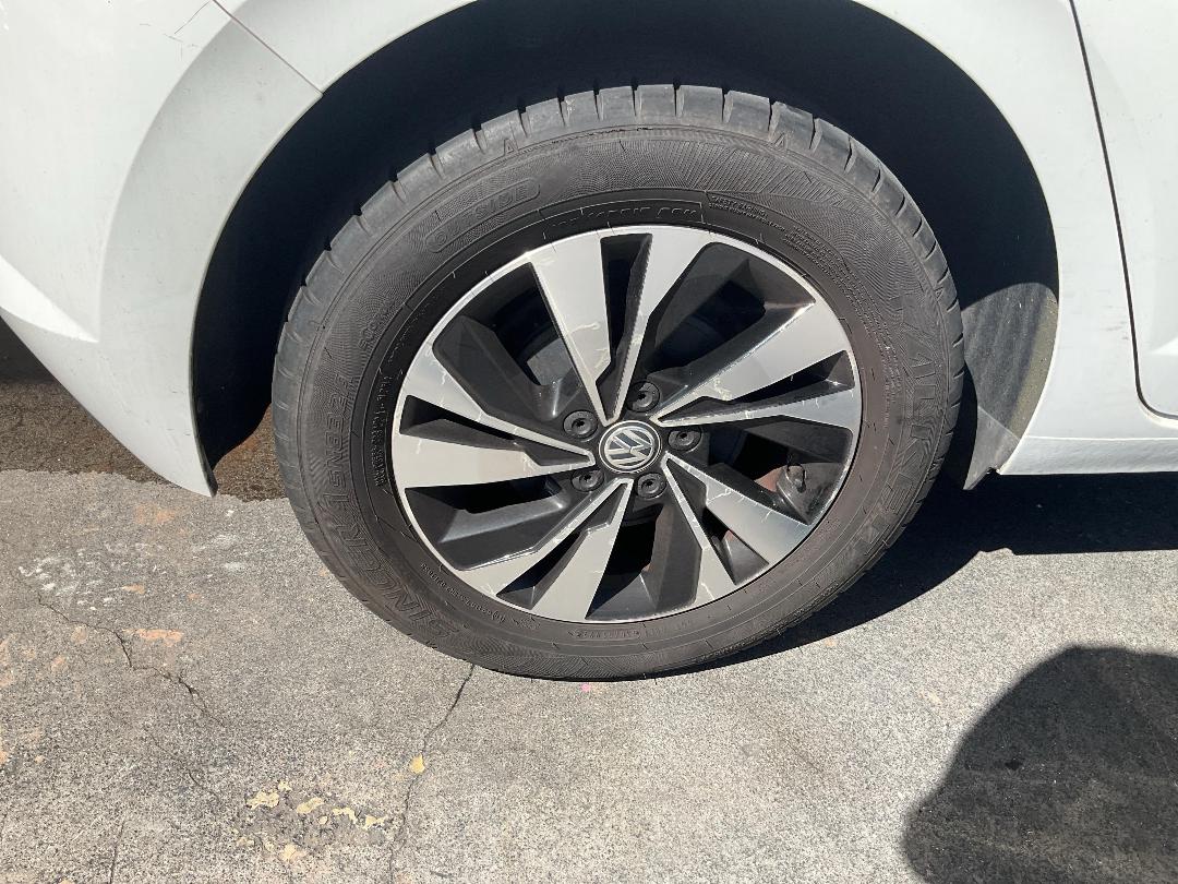 Photo '10' of Volkswagen Polo TSI 70KW Photo '10' of Volkswagen Polo TSI 70KW