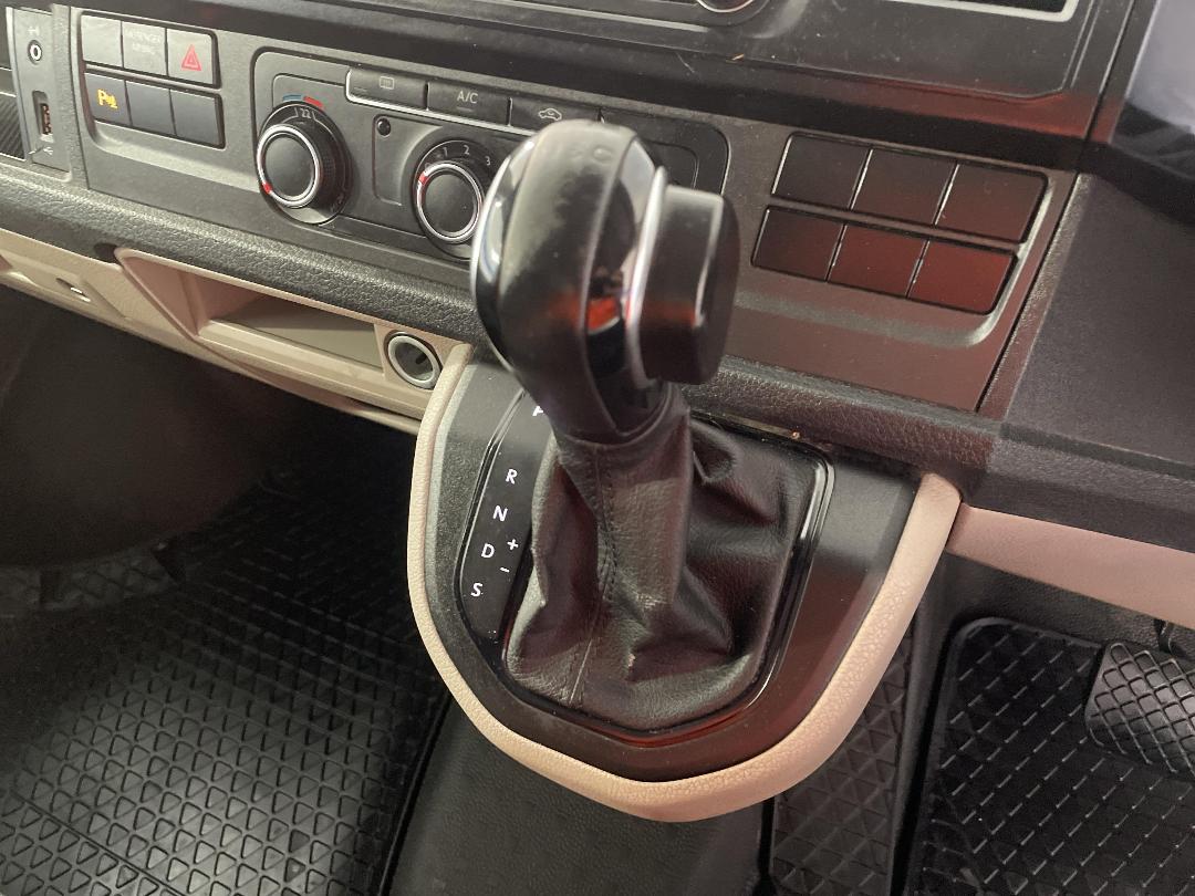 Photo '30' of Volkswagen T6