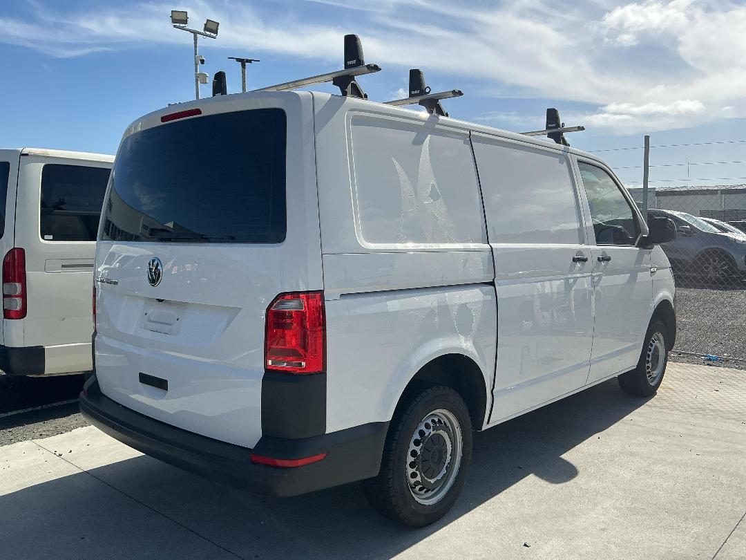 Photo '5' of Volkswagen T6 Transporter SWB
