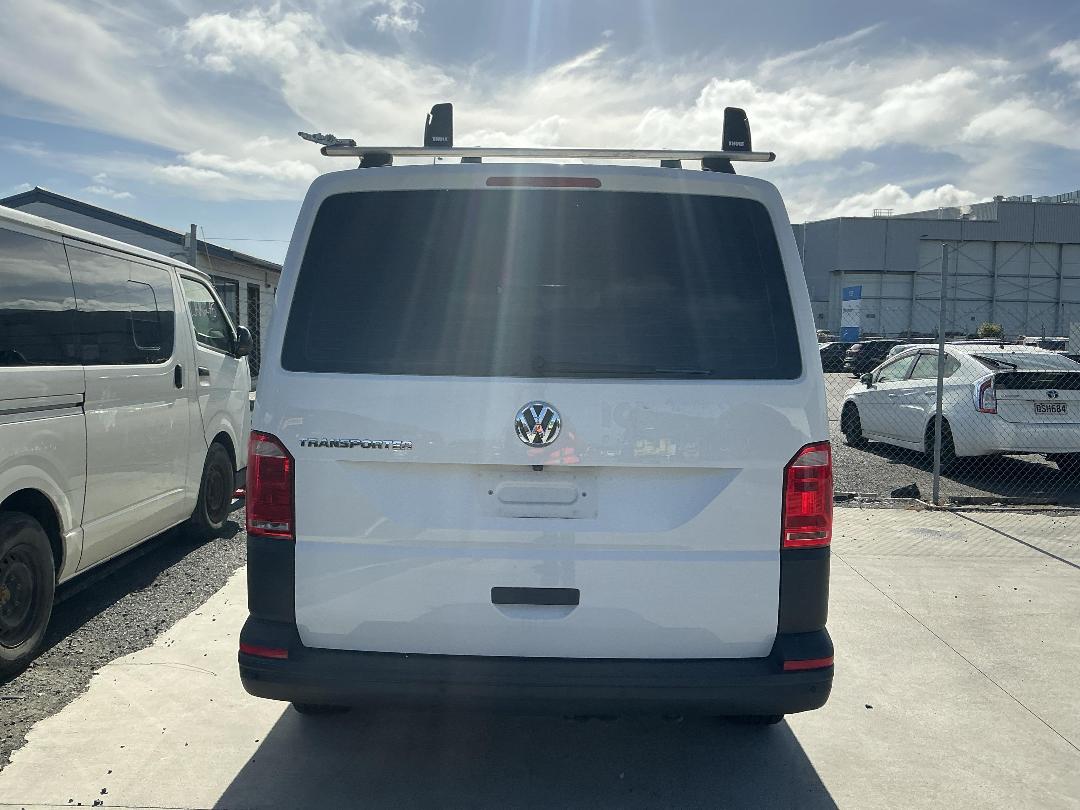 Photo '4' of Volkswagen T6 Transporter SWB