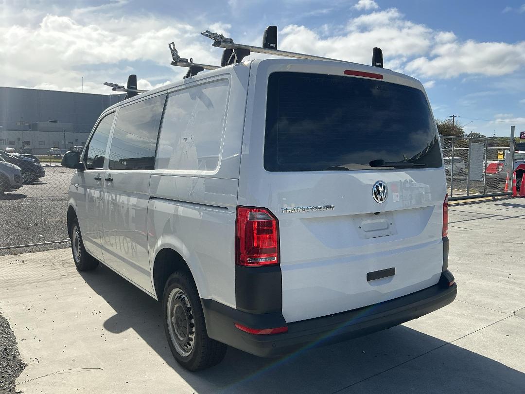 Photo '3' of Volkswagen T6 Transporter SWB