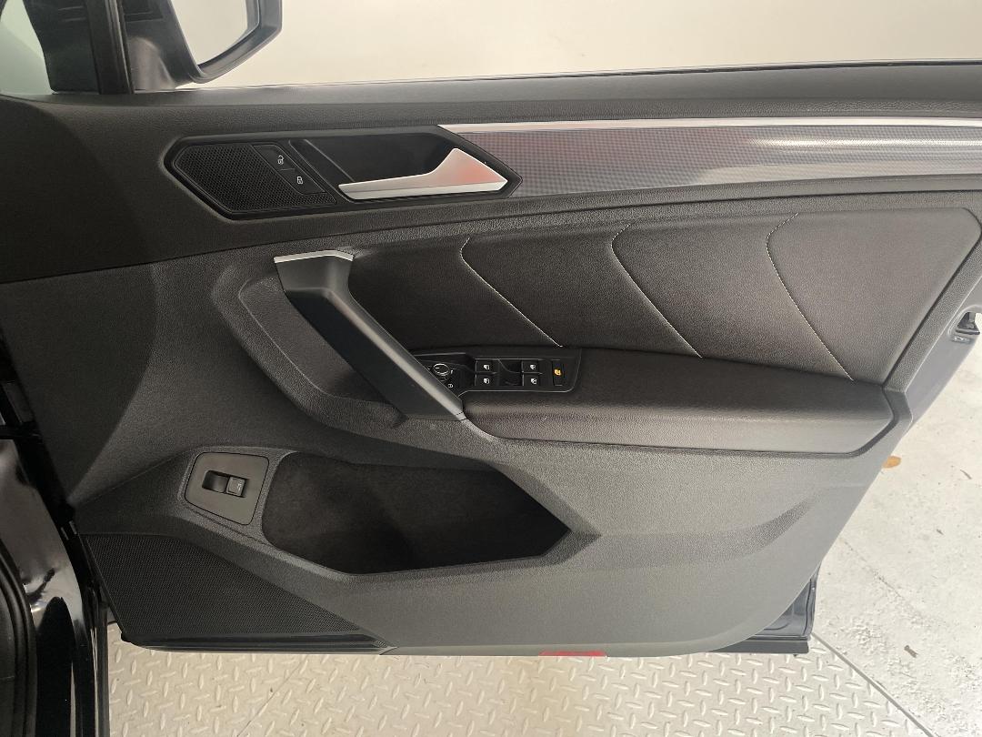 Photo '15' of Volkswagen Tiguan Photo '15' of Volkswagen Tiguan