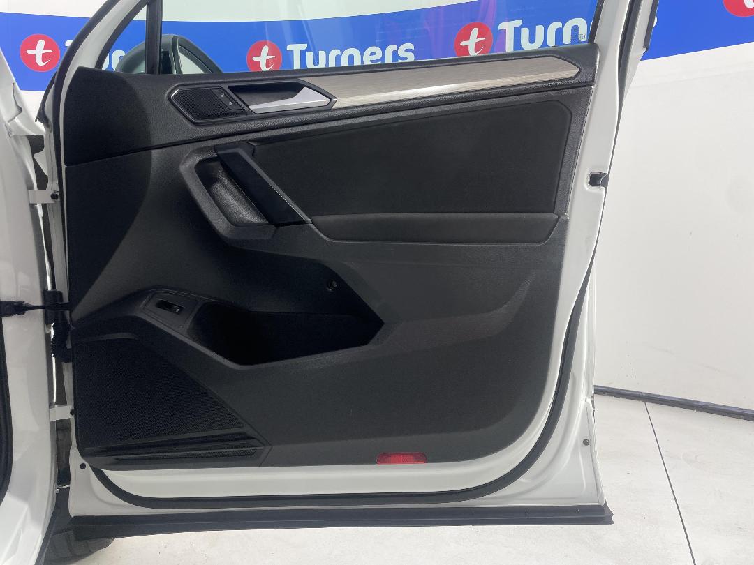 Photo '15' of Volkswagen Tiguan Photo '15' of Volkswagen Tiguan