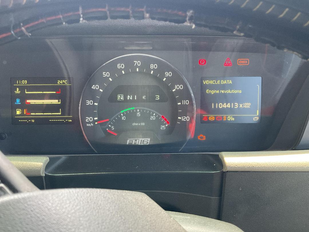 Photo '9' of Volvo FH16 600 SERIES 4 6X4R Logger