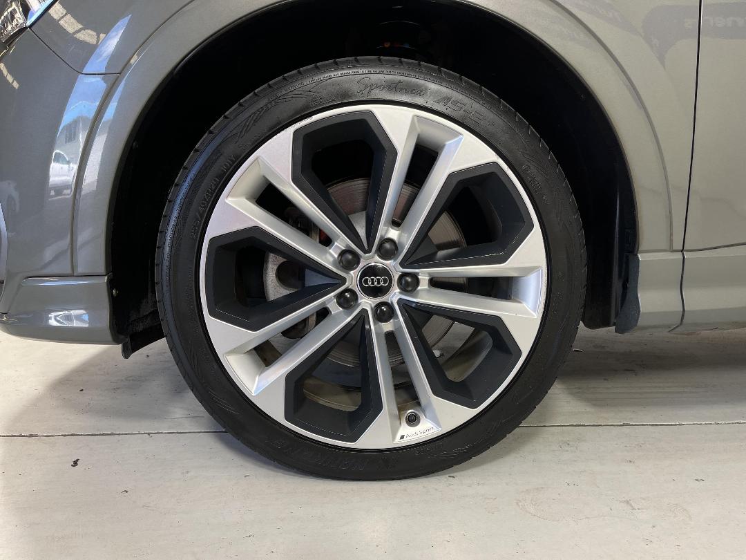 Photo '10' of Audi Q3 Photo '10' of Audi Q3