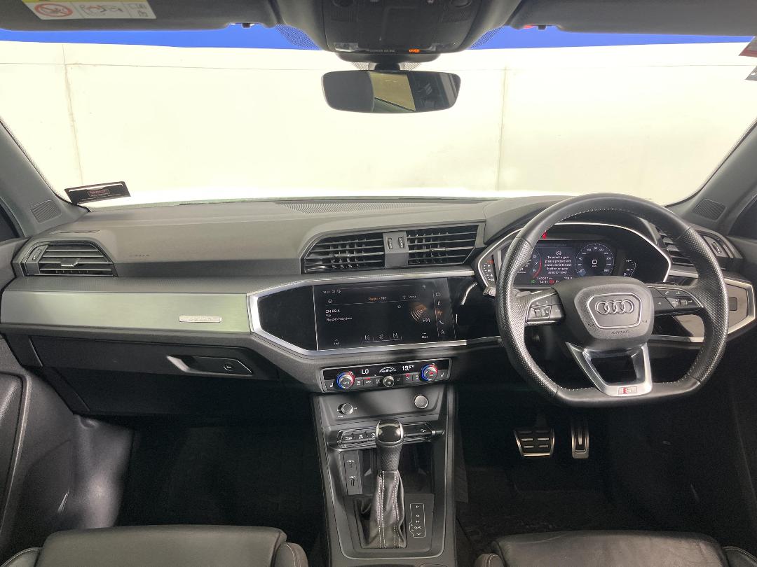 Photo '17' of Audi Q3 Photo '17' of Audi Q3