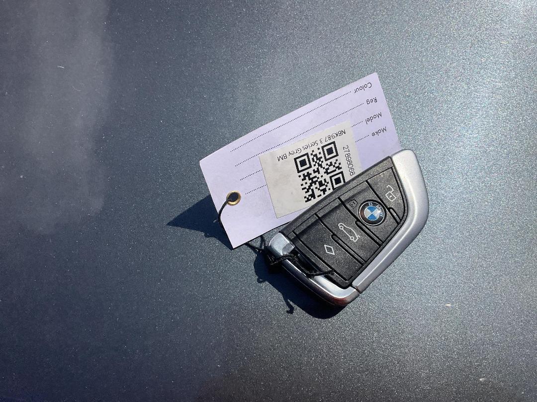 Photo '11' of BMW 3 Series 330I Photo '11' of BMW 3 Series 330I