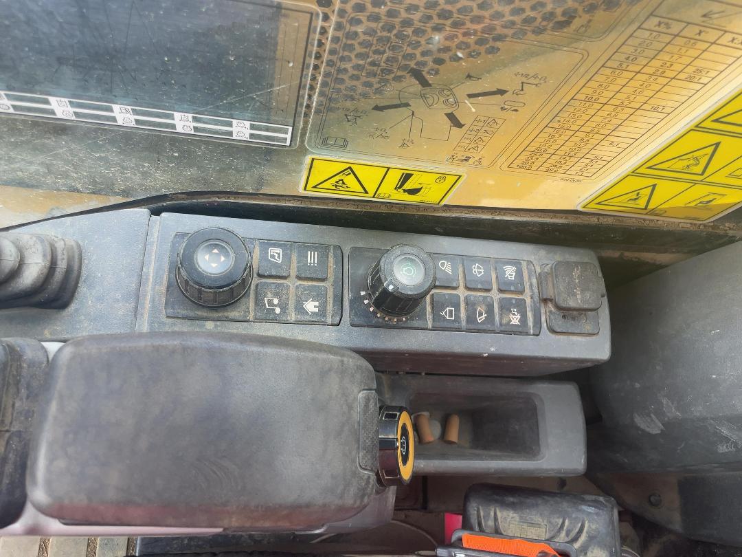 Photo '14' of CAT 306CR Excavator