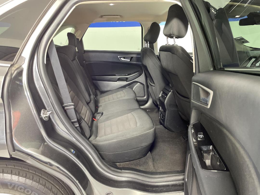 Photo '20' of Ford Endura