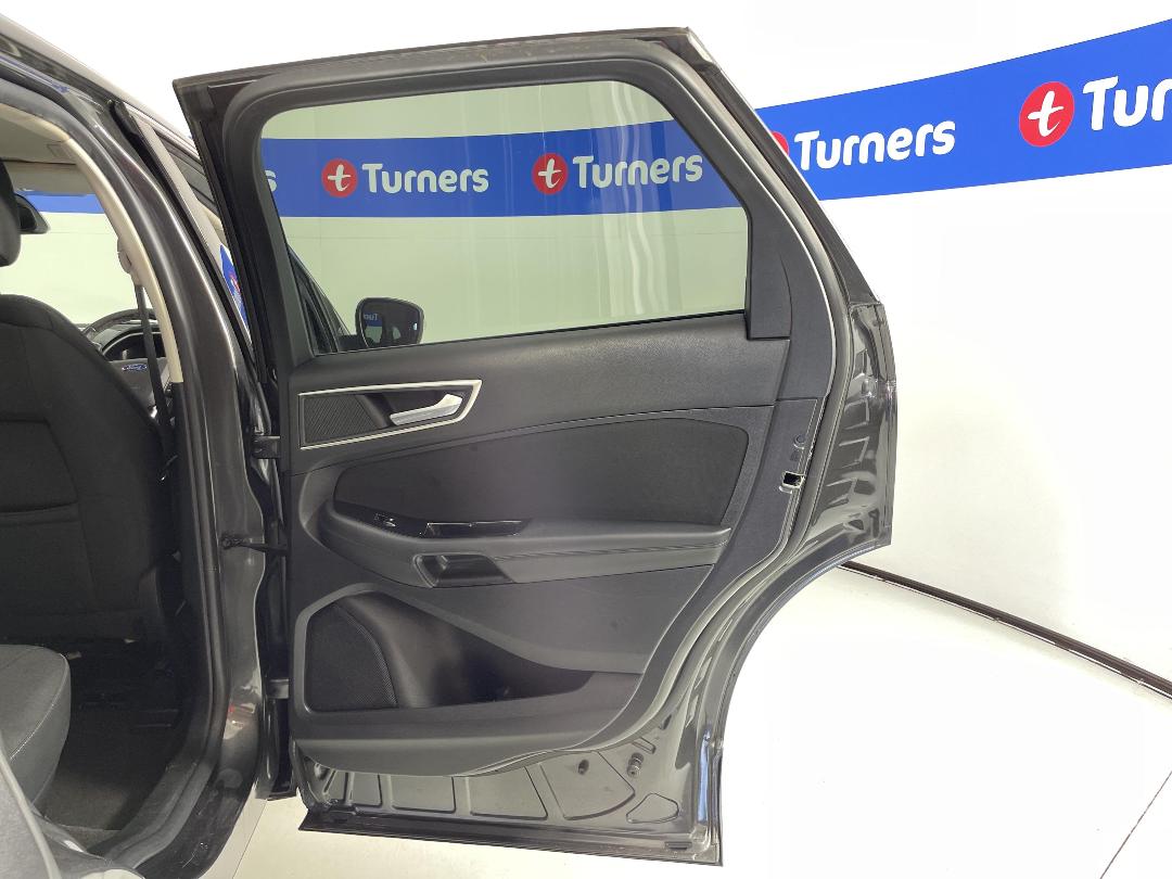 Photo '19' of Ford Endura