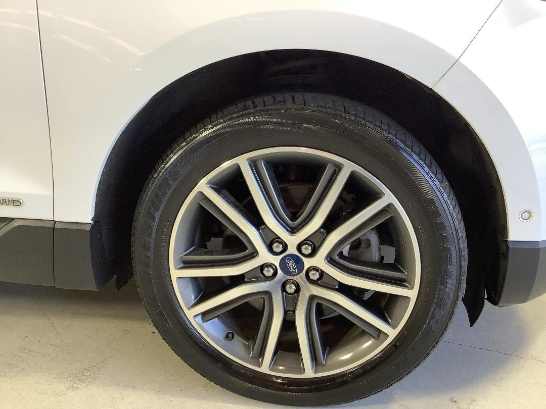 Photo '9' of Ford Endura