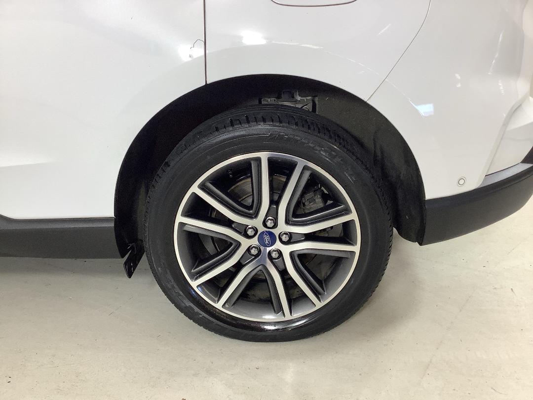 Photo '11' of Ford Endura