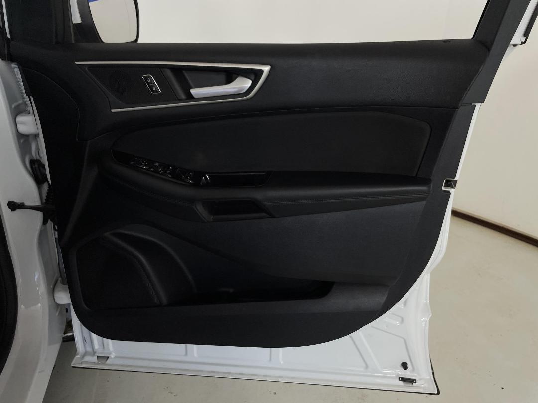 Photo '15' of Ford Endura