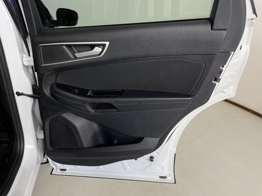 Photo '19' of Ford Endura