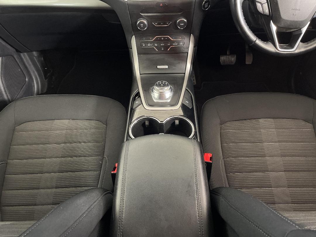 Photo '18' of Ford Endura