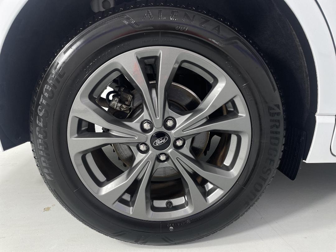 Photo '12' of Ford Escape