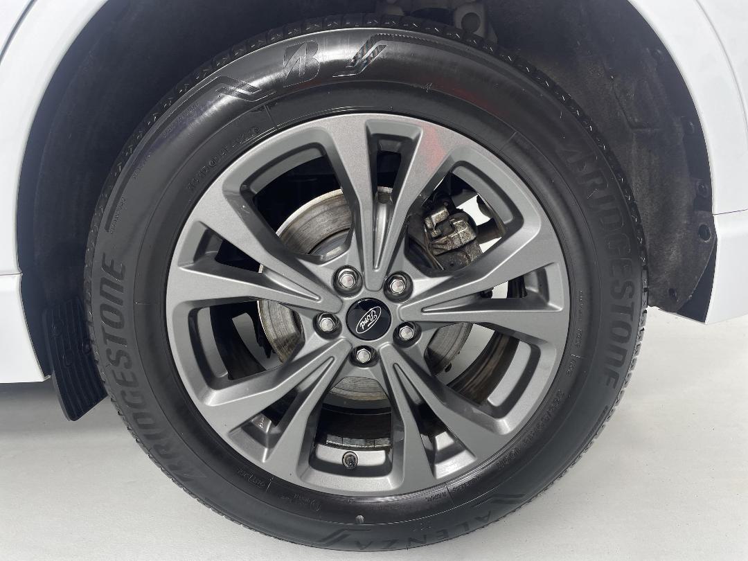 Photo '11' of Ford Escape