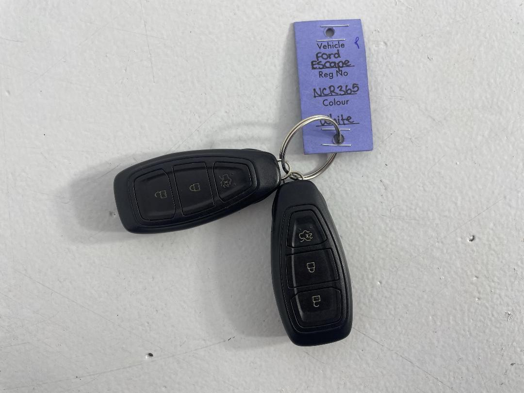 Photo '22' of Ford Escape