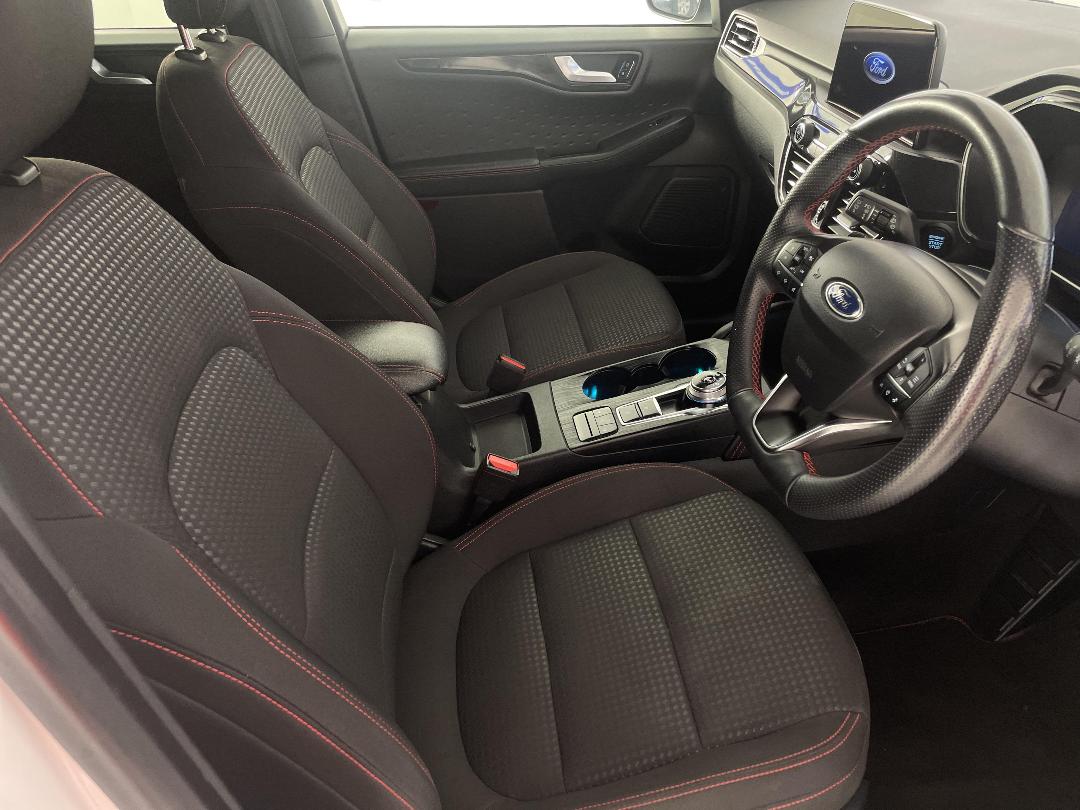 Photo '16' of Ford Escape