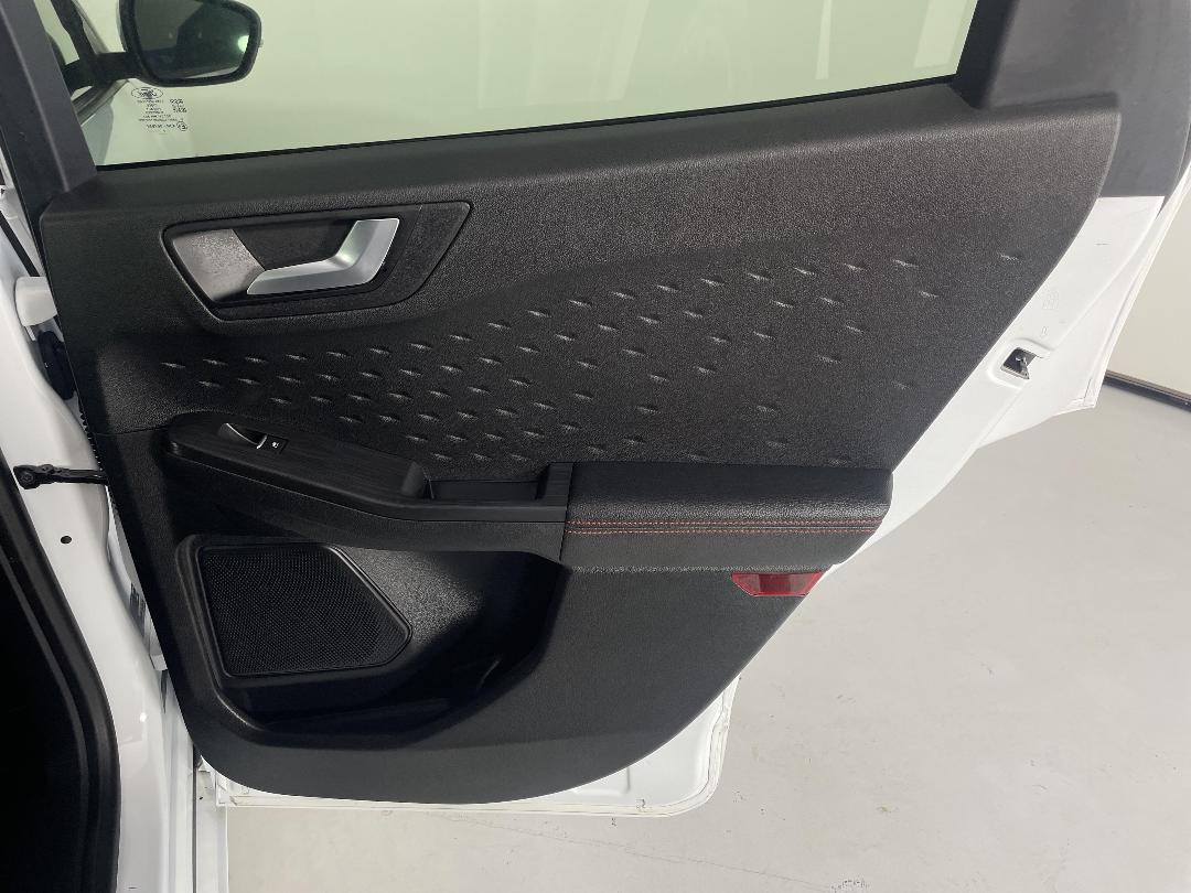 Photo '19' of Ford Escape