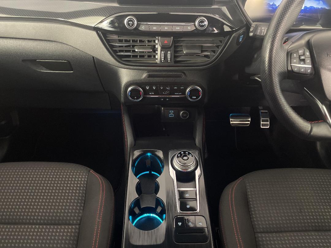 Photo '18' of Ford Escape