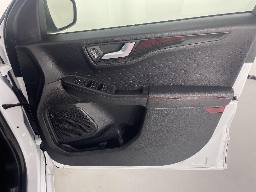 Photo '15' of Ford Escape