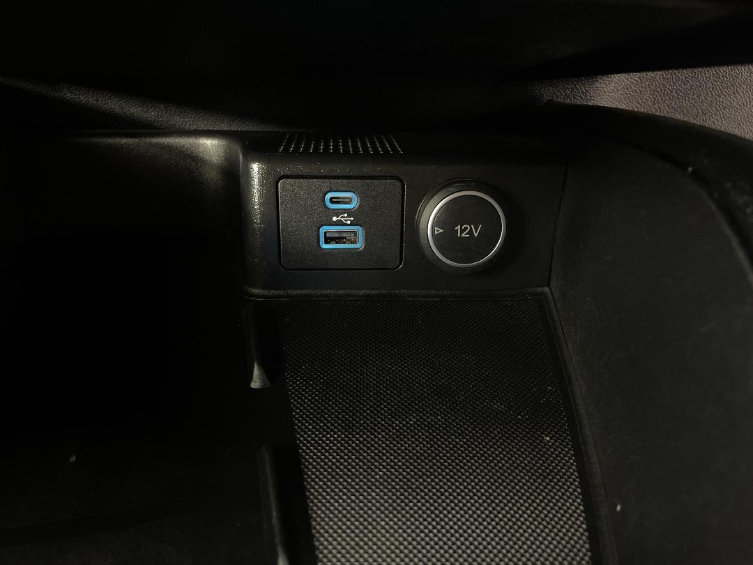 Photo '26' of Ford Escape