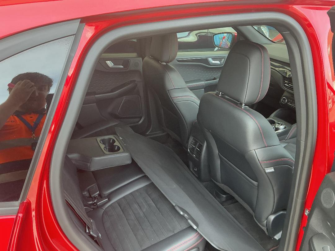 Photo '19' of Ford Escape ST-Line X Ecoboost Photo '19' of Ford Escape ST-Line X Ecoboost