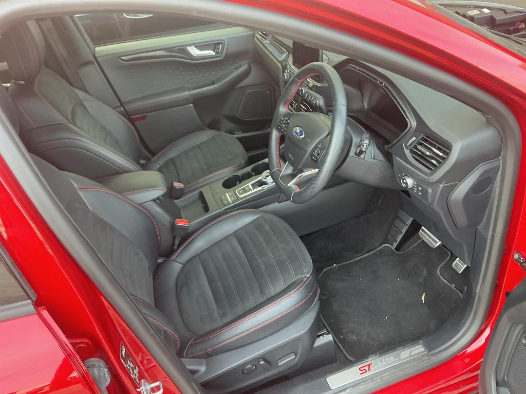 Photo '18' of Ford Escape ST-Line X Ecoboost Photo '18' of Ford Escape ST-Line X Ecoboost