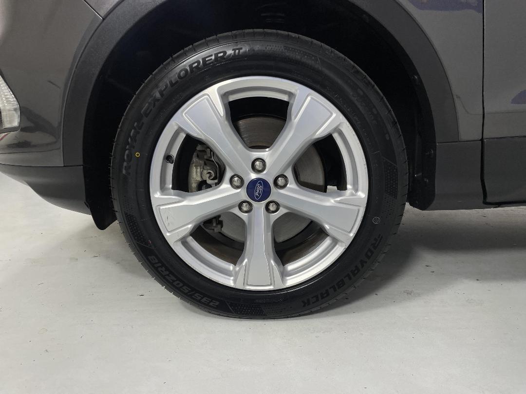 Photo '10' of Ford Escape