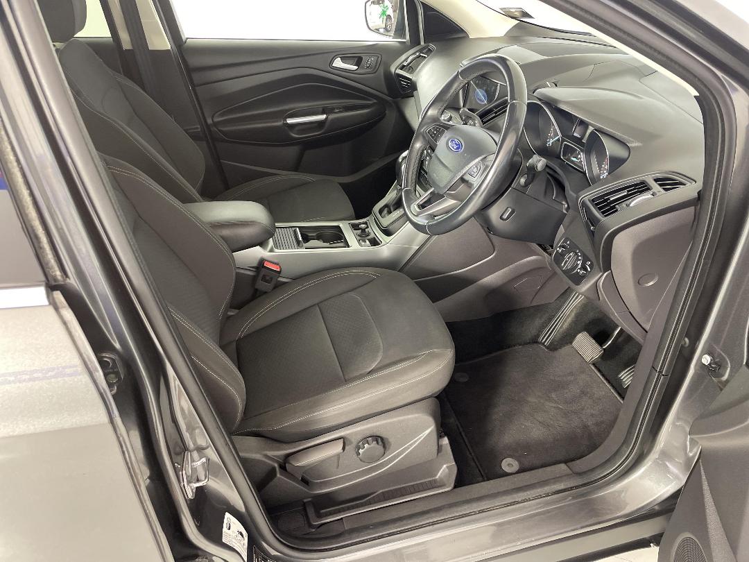 Photo '16' of Ford Escape