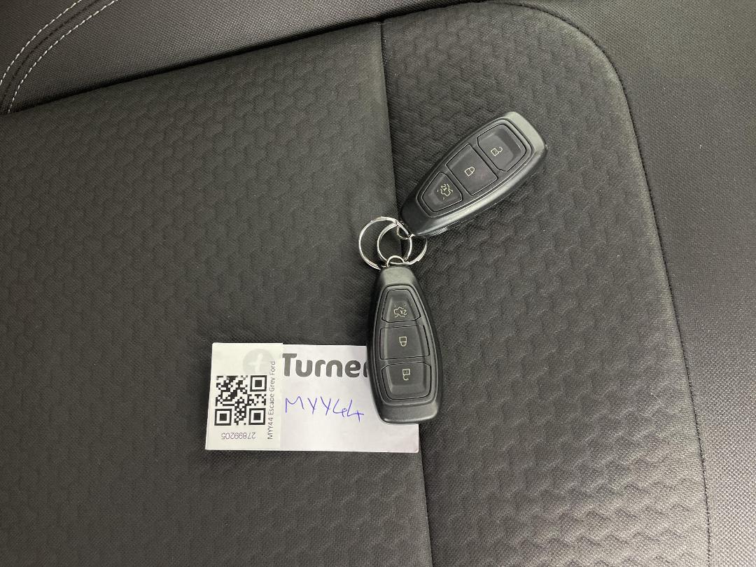 Photo '22' of Ford Escape