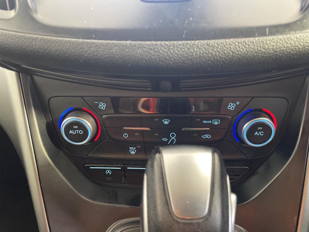 Photo '24' of Ford Escape