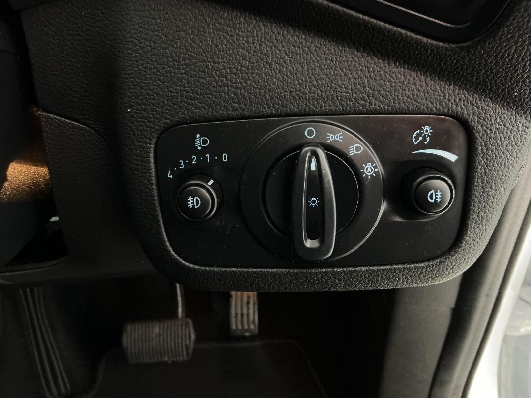 Photo '24' of Ford Escape Photo '24' of Ford Escape