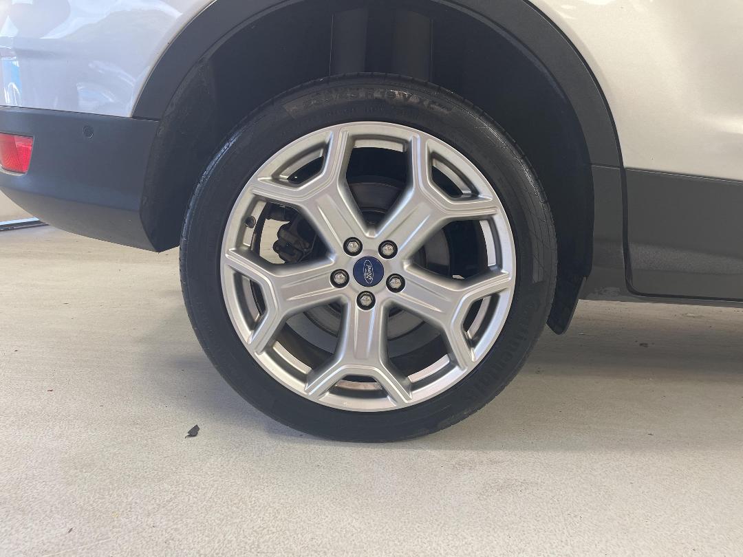 Photo '12' of Ford Escape