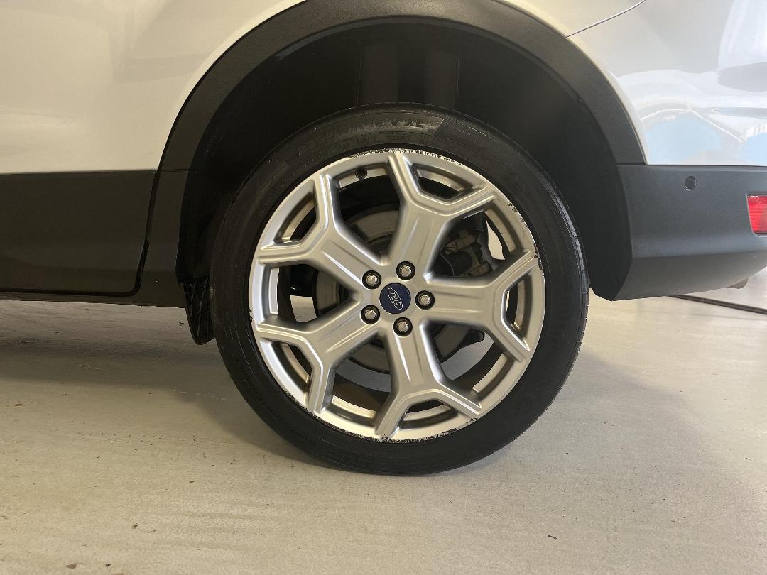 Photo '11' of Ford Escape