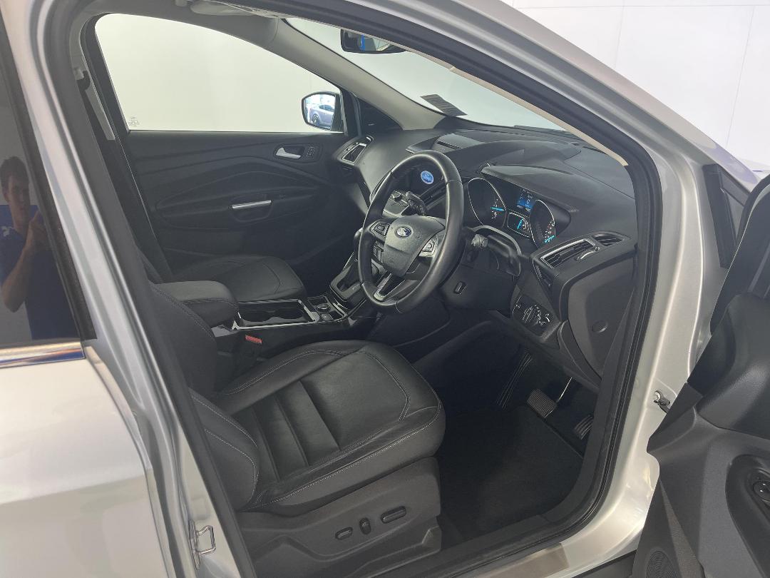 Photo '16' of Ford Escape