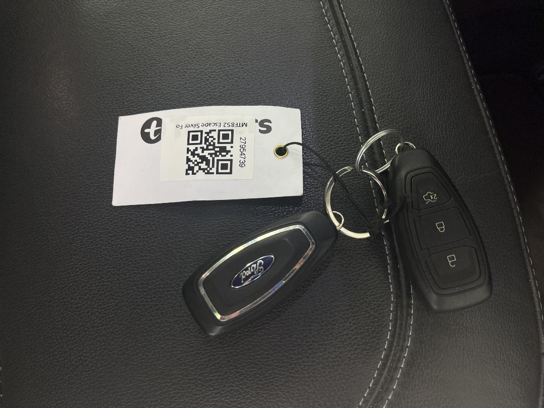 Photo '22' of Ford Escape