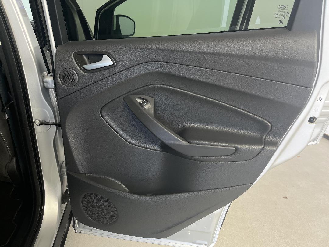 Photo '19' of Ford Escape