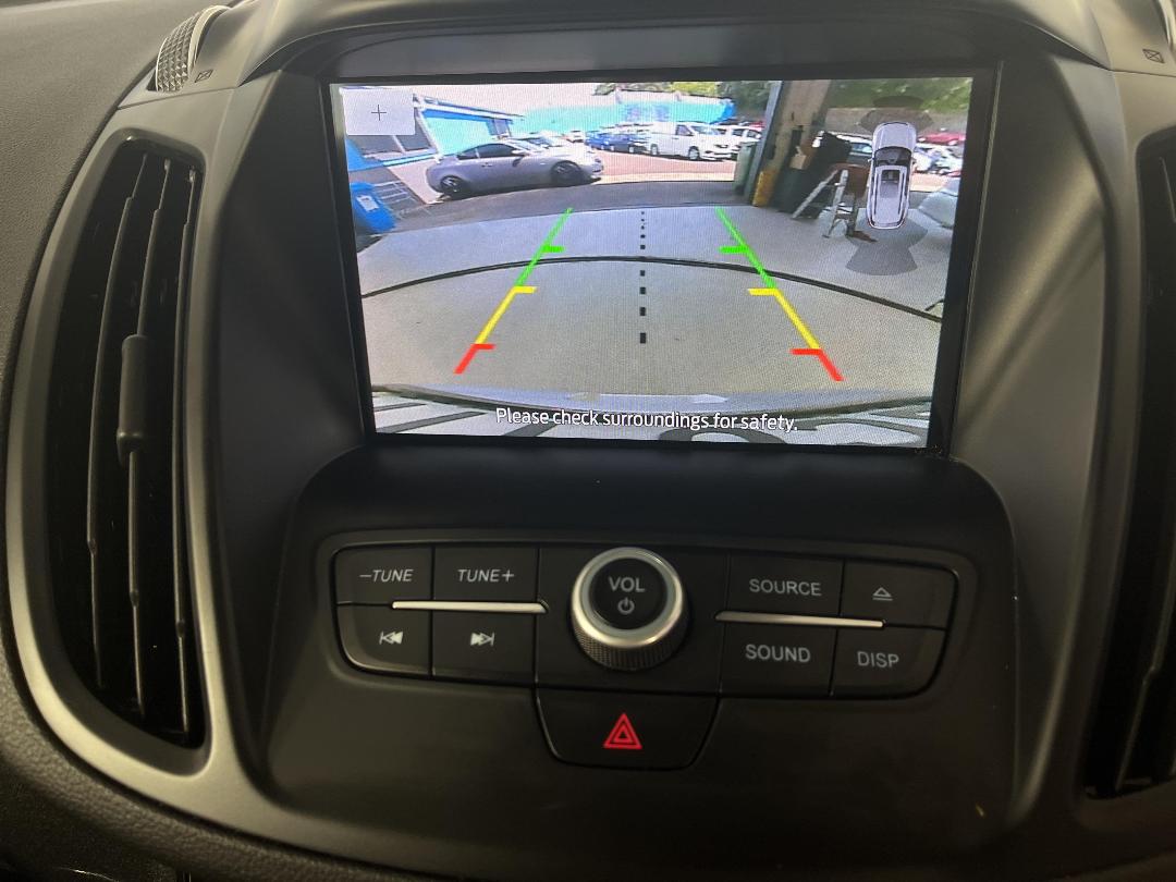 Photo '28' of Ford Escape