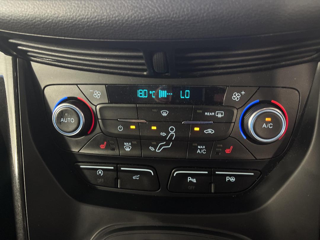 Photo '30' of Ford Escape