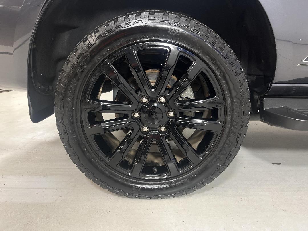 Photo '12' of Ford Everest