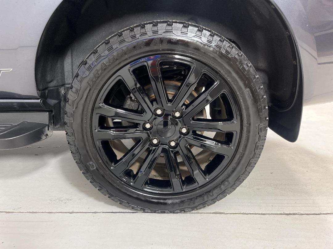 Photo '11' of Ford Everest