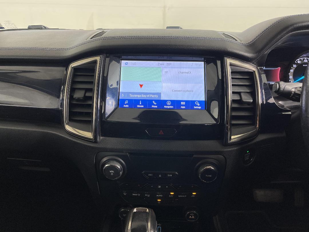 Photo '18' of Ford Everest