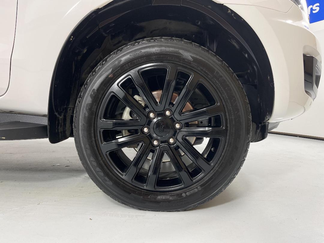 Photo '9' of Ford Everest