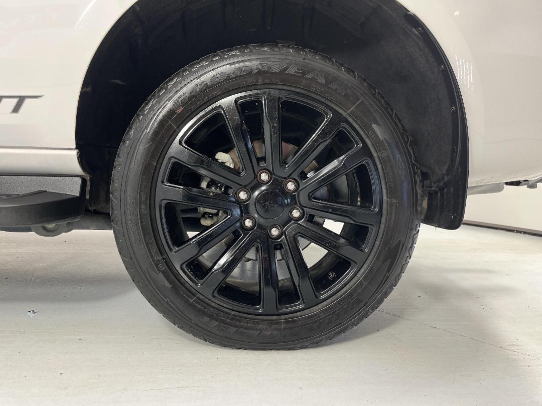 Photo '11' of Ford Everest