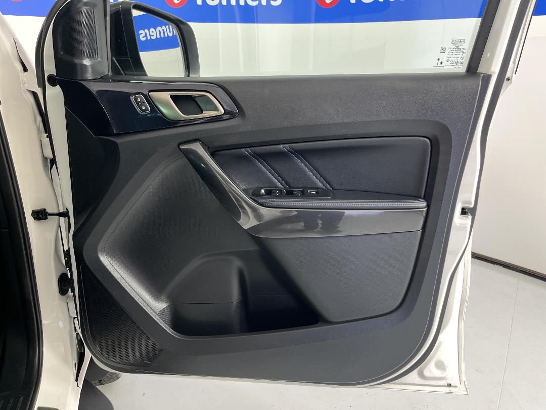 Photo '15' of Ford Everest