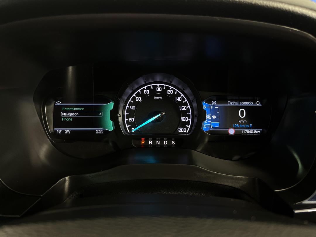 Photo '21' of Ford Everest