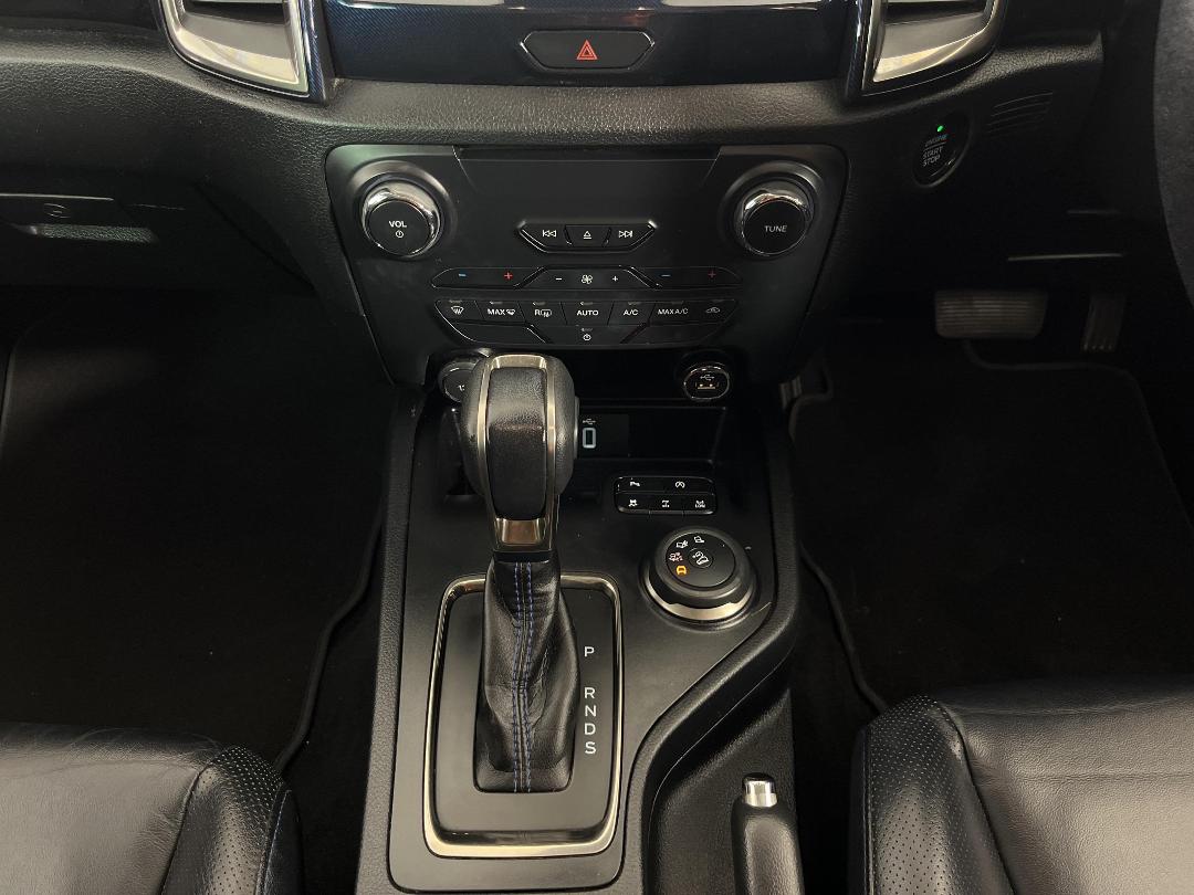 Photo '18' of Ford Everest